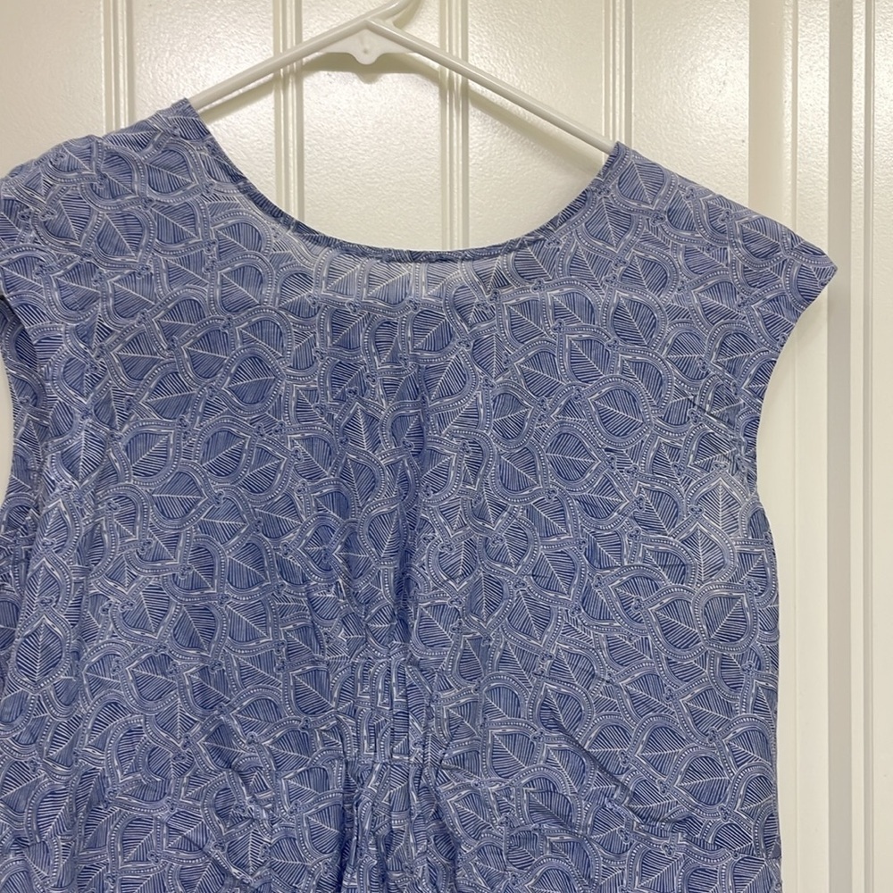 Banana Republic silk blend sleeveless top - Picture 2 of 8